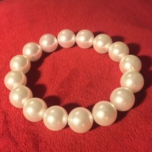 Faux pearl fashion bracelet